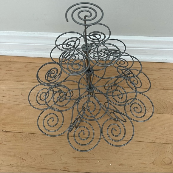 Cupcake tower - Picture 2 of 2